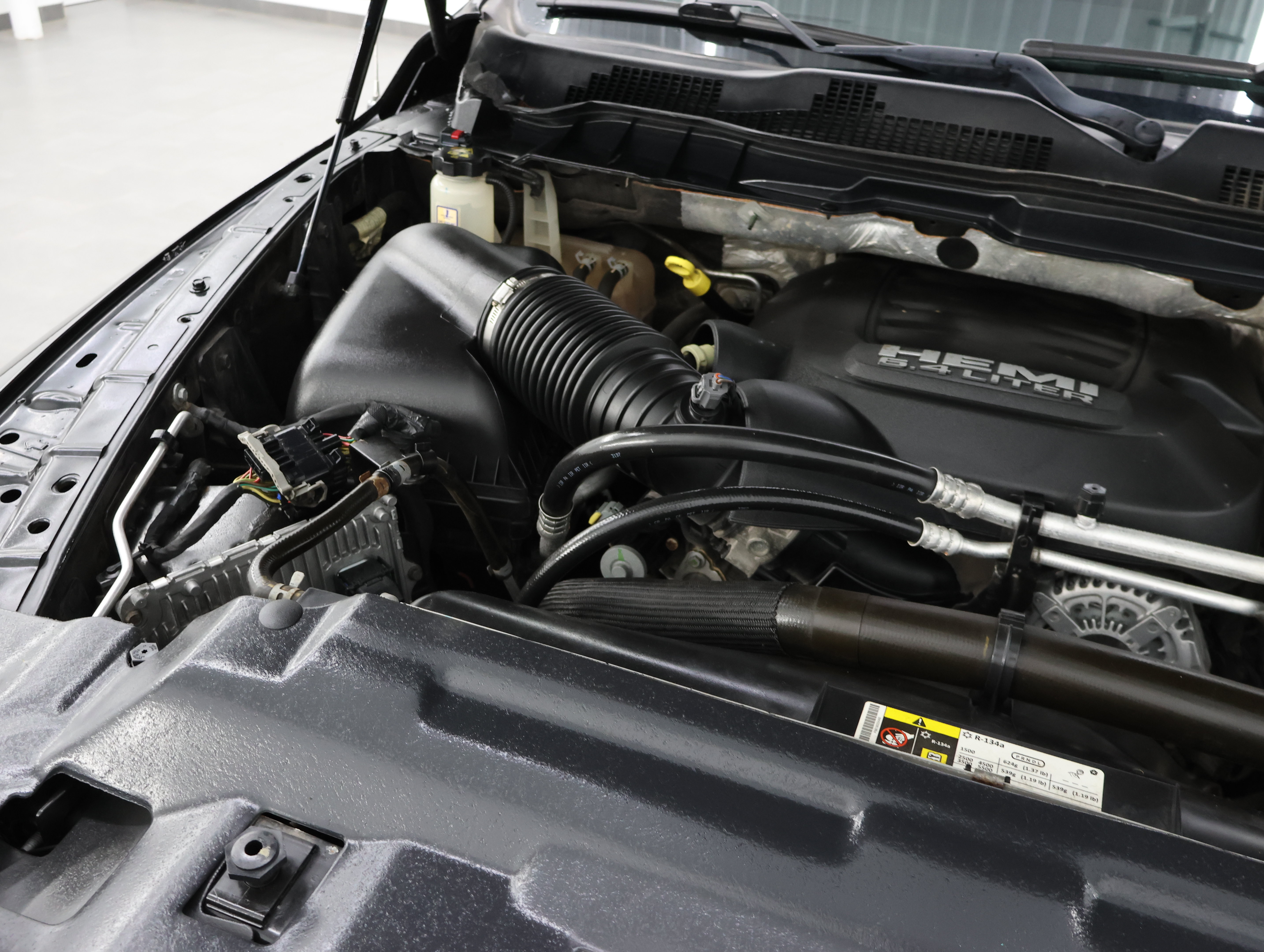Used 2018 RAM 2500 Big Horn w/ Sport Appearance Group AWD/4WD image 18