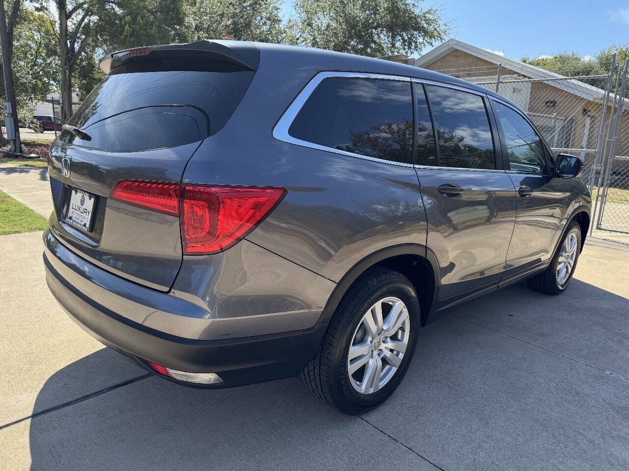 Used 2017 Honda Pilot LX image 13
