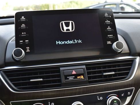 Used 2018 Honda Accord Touring image 30