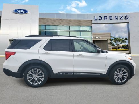 Used 2023 Ford Explorer XLT w/ Equipment Group 202A image 4