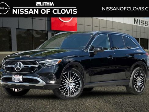 Used 2025 Mercedes-Benz GLC 300 image 1