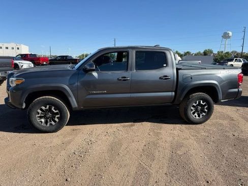 Used 2016 Toyota Tacoma TRD Off-Road AWD/4WD image 2
