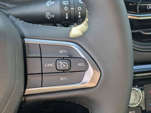 New 2026 Jeep Compass Latitude image 18