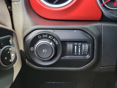 Used 2019 Jeep Wrangler Unlimited Rubicon w/ Safety Group AWD/4WD image 13