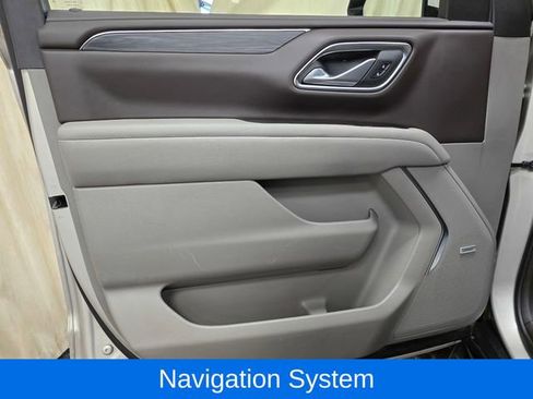 Used 2024 GMC Yukon SLT w/ SLT Luxury Package AWD/4WD image 11