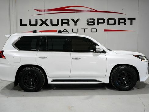 Used 2017 Lexus LX 570 4WD image 7
