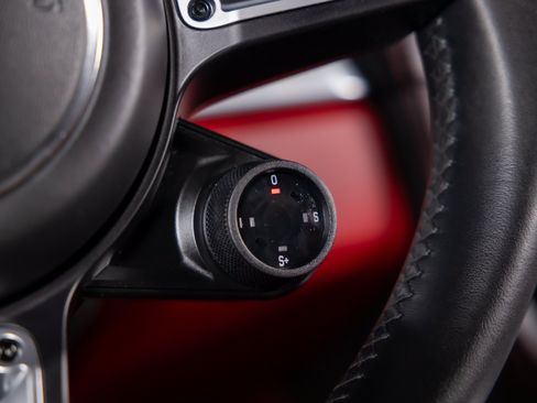 Used 2025 Porsche 718 Cayman RWD image 31