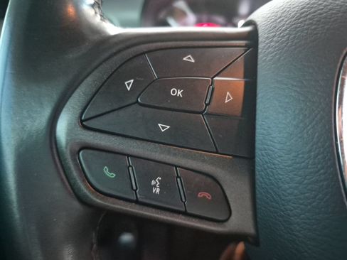 Used 2022 Dodge Charger SXT w/ Blacktop Package RWD image 12
