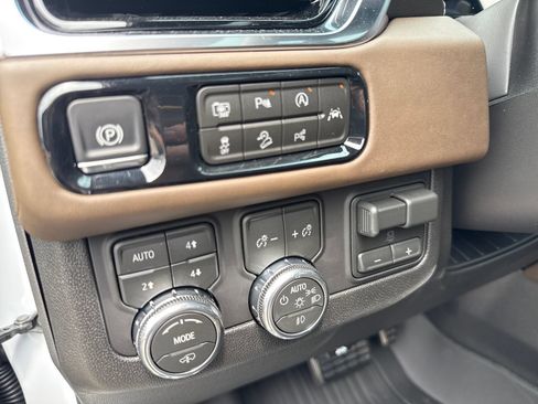 New 2026 GMC Yukon XL Denali Ultimate w/ LPO, Illumination Package AWD/4WD image 36