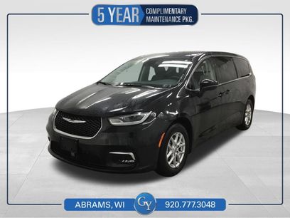 Used 2023 Chrysler Pacifica Touring-L