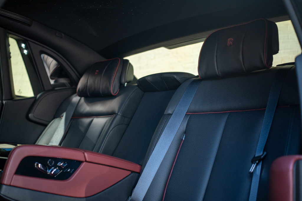 Used 2024 Rolls-Royce Phantom Sedan RWD image 3