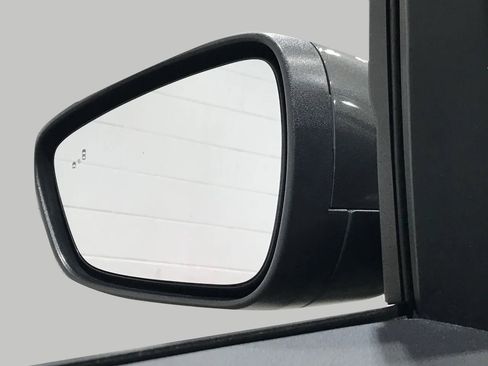 Used 2020 Ford Escape SE image 18