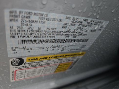 Used 2025 Ford Expedition Active image 10