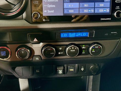 Certified 2022 Toyota Tacoma TRD Off-Road w/ Black Out Package (TMS) AWD/4WD image 16