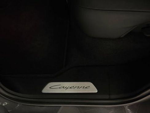Certified 2024 Porsche Cayenne S AWD/4WD image 36