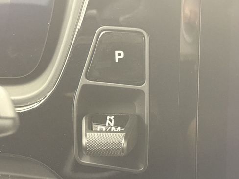 New 2025 Porsche Cayenne image 27