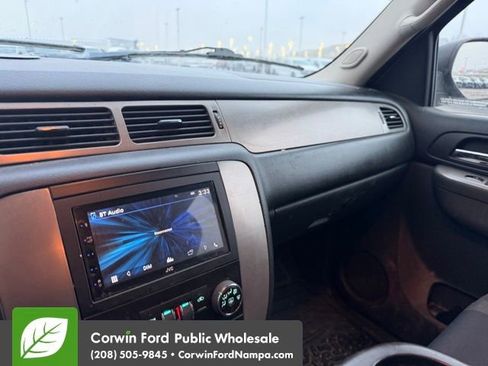 Used 2013 Chevrolet Suburban LS image 11