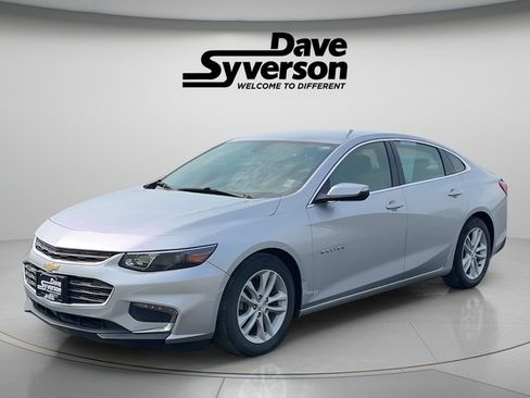 Used 2017 Chevrolet Malibu LT FWD image 1