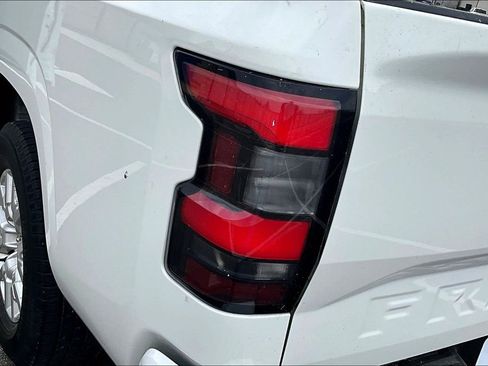 Used 2022 Nissan Frontier SV image 22