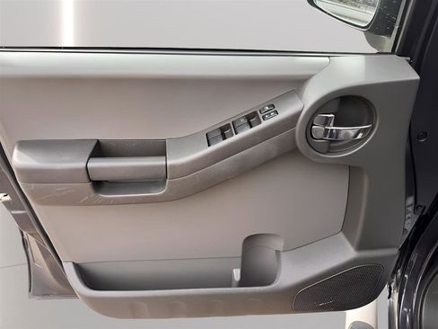 Used 2012 Nissan Xterra S w/ Value Package image 14