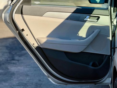 Used 2017 Hyundai Sonata SE image 8