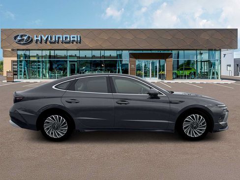 New 2026 Hyundai Sonata Limited FWD image 9