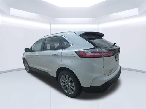 Used 2019 Ford Edge Titanium w/ Cold Weather Package AWD/4WD image 3