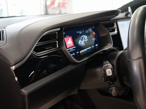 Used 2017 Tesla Model X 75D image 33