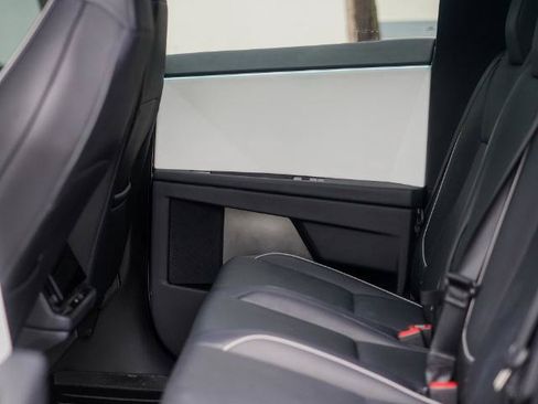 Used 2024 Tesla Cybertruck AWD Crew Cab image 23