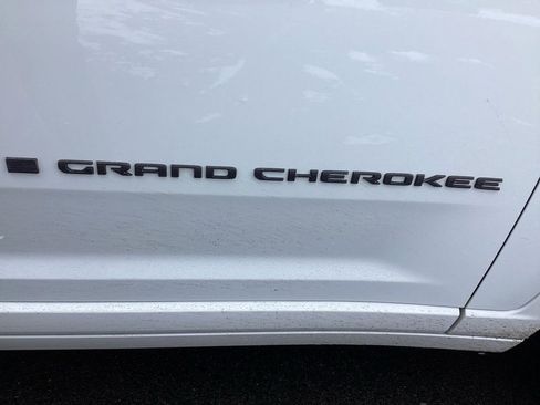 Used 2021 Jeep Grand Cherokee L Overland w/ Luxury Tech Group IV image 11