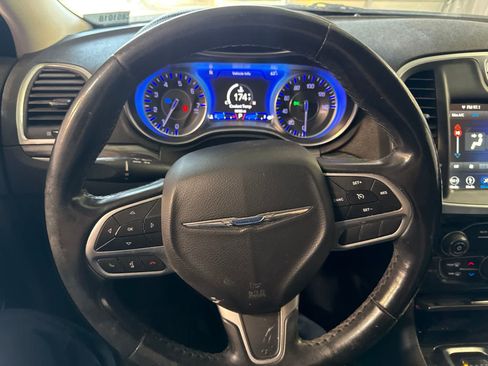 Used 2019 Chrysler 300 Touring L w/ Quick Order Package 22F RWD image 23