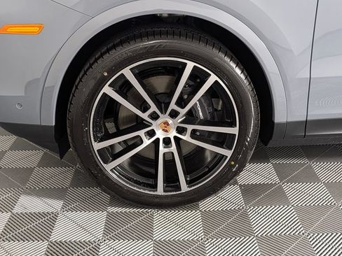 New 2026 Porsche Cayenne Coupe AWD/4WD image 10