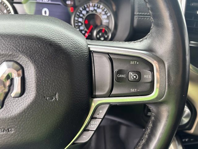 Used 2019 RAM 1500 Laramie AWD/4WD image 9