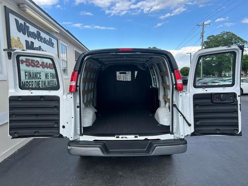 Used 2024 GMC Savana 2500 w/ Driver Convenience Package image 24