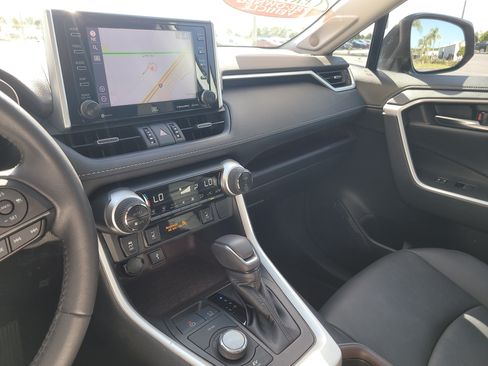 Certified 2021 Toyota RAV4 Limited AWD/4WD image 24
