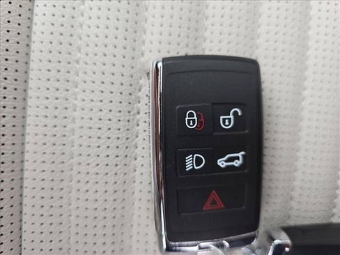 New 2026 Land Rover Discovery Sport Landmark AWD/4WD image 14