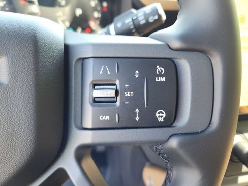 New 2026 Land Rover Defender 110 X-Dynamic SE AWD/4WD image 19