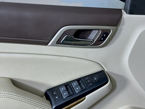 Used 2018 GMC Yukon Denali w/ Open Road Package AWD/4WD image 15