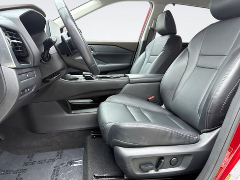 Used 2023 Nissan Rogue SL w/ SL Premium Package image 11