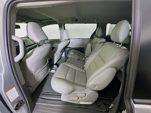 Used 2019 Toyota Sienna XLE image 30