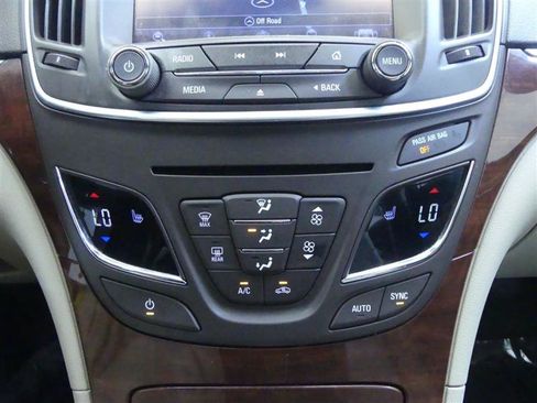 Used 2017 Buick Regal Sport Touring FWD image 16