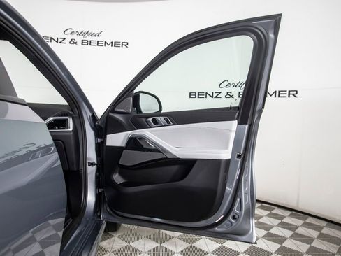 Used 2025 BMW X6 xDrive40i w/ Premium Package image 19