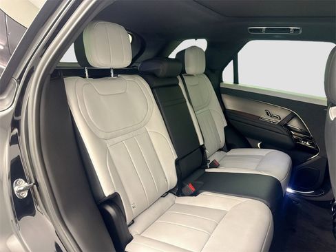 Used 2025 Land Rover Range Rover Sport Dynamic SE image 29