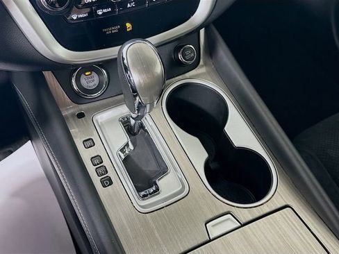 Used 2017 Nissan Murano SV image 18