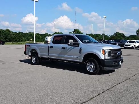 Used 2017 Ford F250 XL w/ Power Equipment Group AWD/4WD image 2