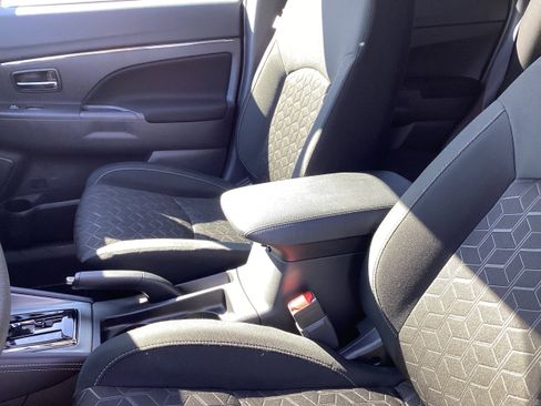 Used 2025 Mitsubishi Outlander Sport ES image 12