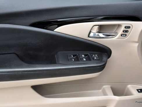 Used 2020 Honda Pilot Touring image 7