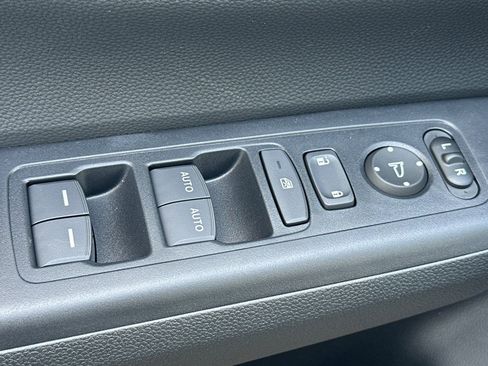 Used 2026 Honda CR-V EX image 12