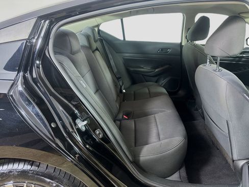 Used 2023 Nissan Altima 2.5 SV FWD image 24