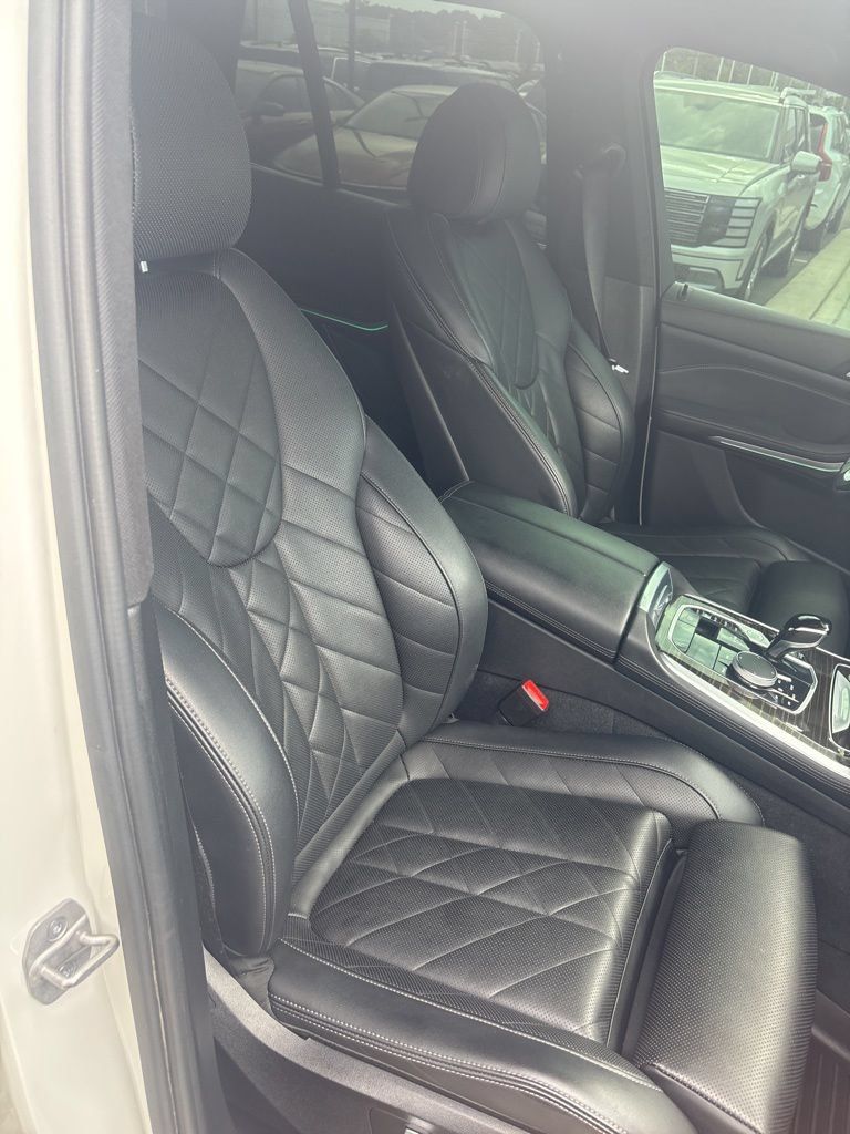 Used 2023 BMW X5 xDrive40i AWD/4WD image 11